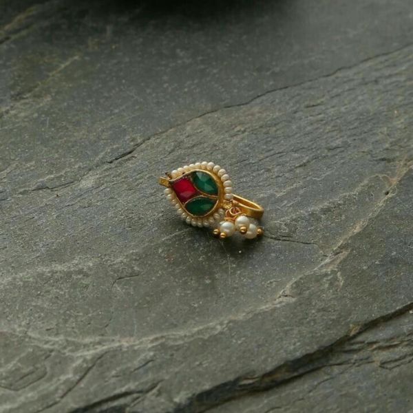 faded grandeur stud earrings